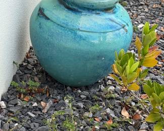 * Large Glazed Ceramic Outdoor Fountain (blue-green finish, complete with pump) * Outdoor Garden Décor