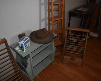 heart magazine rack