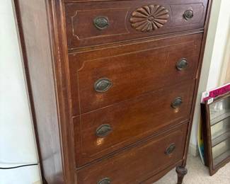 227 antiquehuntleysimmonschestofdrawers