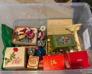 076 vintagechristmasornamentsembossedtin