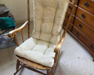 166 vintagewindsorstylewoodenrockingcha