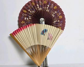 200 vintagefoldinghandfanswithpaintedf