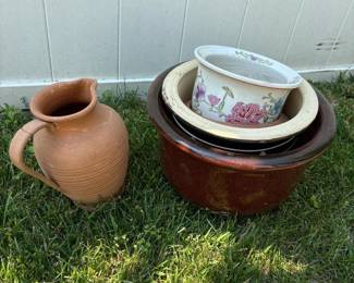 249 mixedlotoffourceramicandterracotta