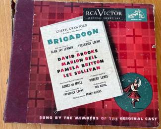 051 vintagebrigadoonrcavictoralbumcase