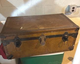 072 vintageflattopsteamertrunkwoodmeta