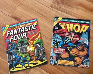 099 pairof1976oversizedcollectorscomic