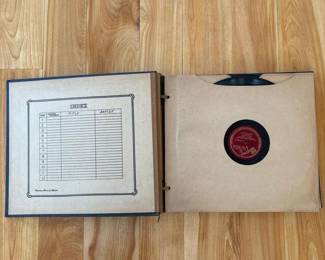 033 vintagercavictorredsealrecordalbum