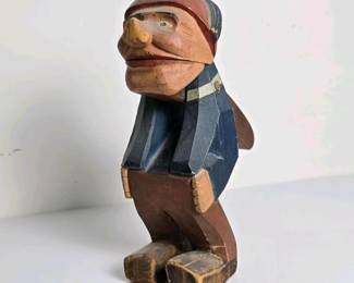 194 handcarvedwoodennutcrackerfigurefol