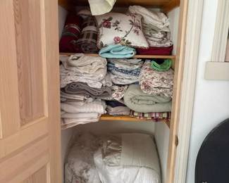 248 largelinenclosetlot