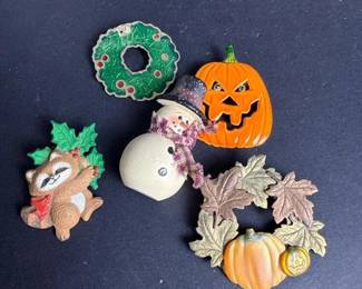 291 vintageholidaythemeddecorativepinsb