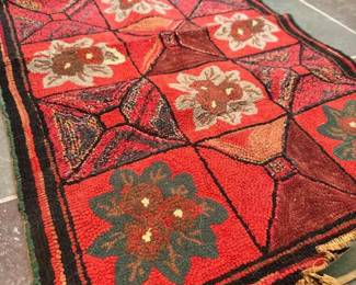 193 vintagehandhookedwoolfloralrug