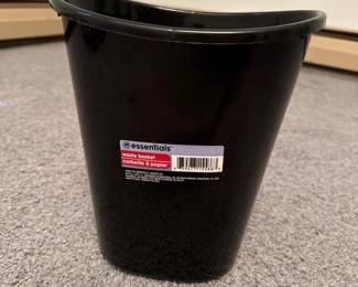 070 essentialsblackplasticwastebasket