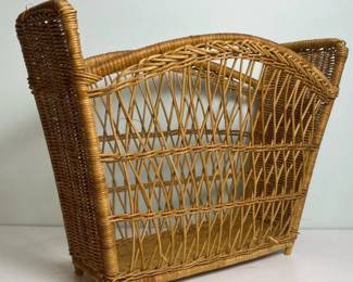 036 vintagewickermagazinerackwithhandle