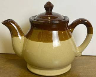 224 vintagebrownandbeigeceramicteapot