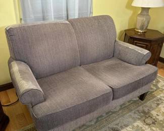 097 brownloveseatsofa