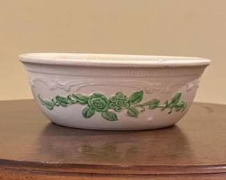 066 vintageovenservegreenembossedfloral