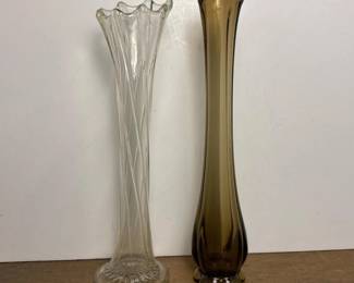 173 twovintagemcmglassbudvasesclearam