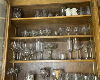 246 largemixedpickerslotofglassware