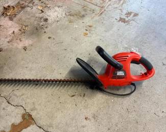 209 blackdeckerelectrichedgetrimmer