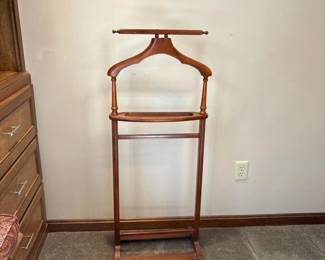 013 vintagebutlerwoodvaletstand