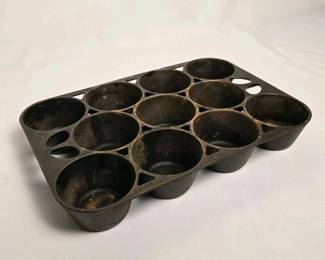 308 vintagegriswoldno10castironmuffin