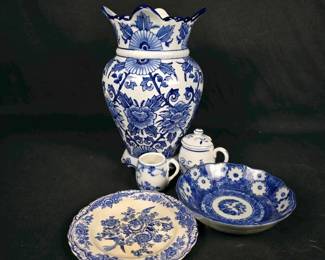 352 decorativebluewhiteceramictableware