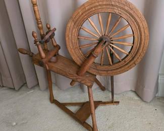 185 antiquesaxonystylespinningwheel