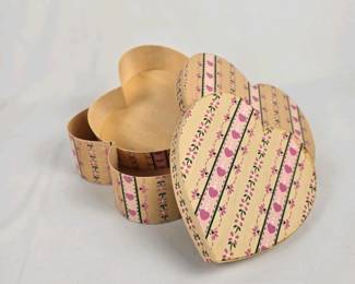 068 cardinalincheartshapedwoodenboxess