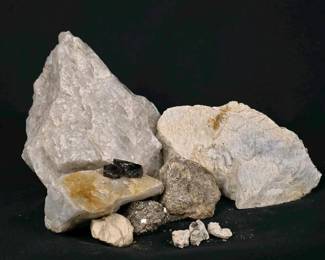 395 mineralquartzspecimenlotsmokyquartz