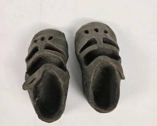 051 vintagebronzedbabyshoes