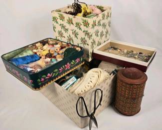 258 vintagesewingnotionslot
