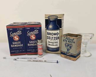 107 vintagemedicalsupplylotsanettegauze