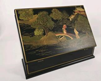 174 vintagehandpaintedasianlacquerwood