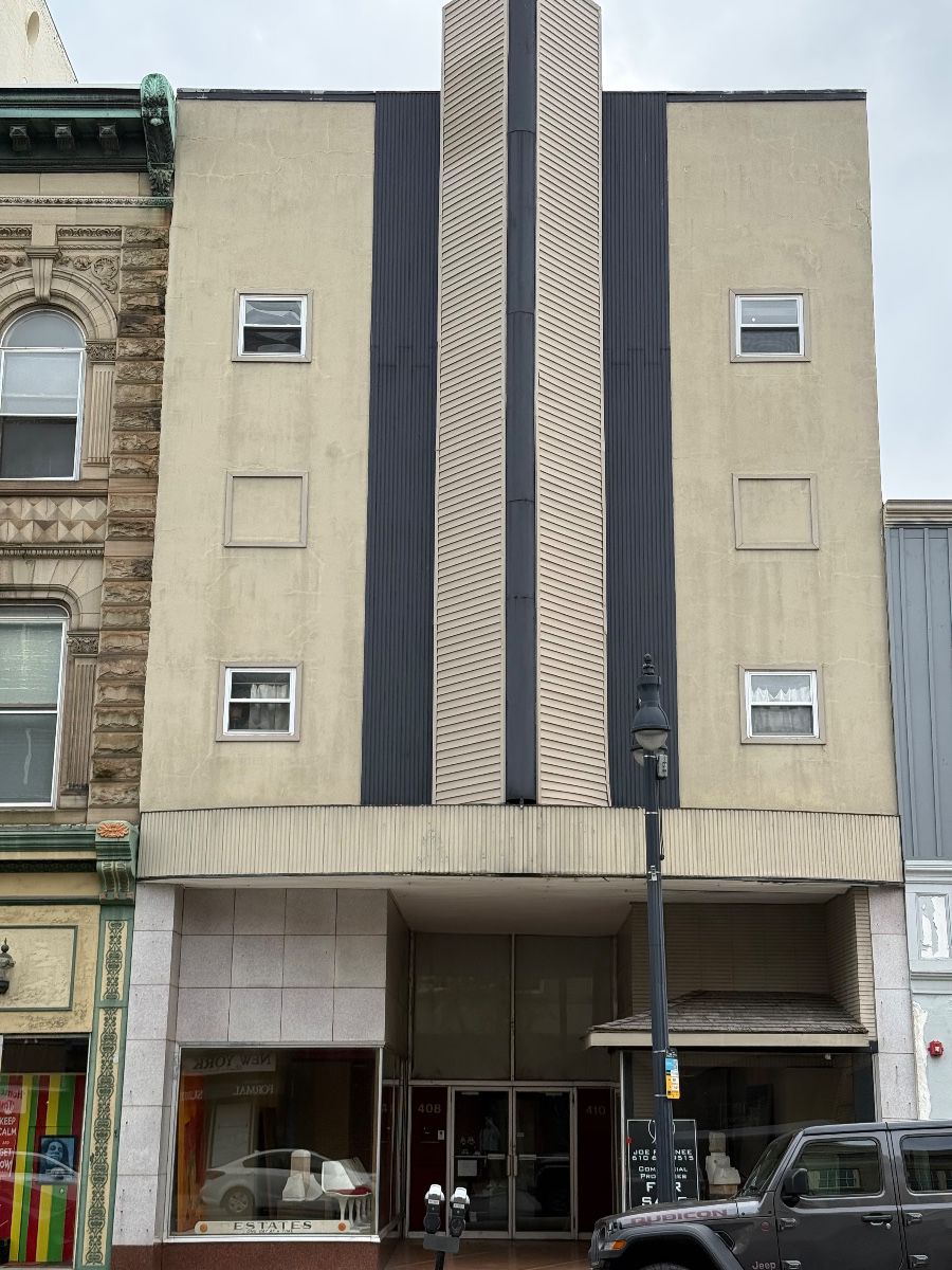  Shop all three floors! 
