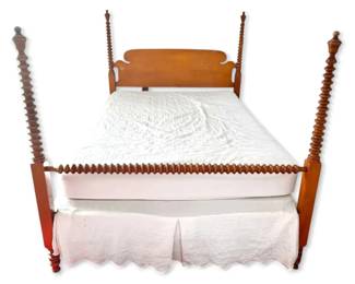 Wooden FullSize Spindle Poster Bed