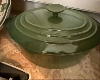 Le Creuset Signature Enameled Cast Iron Oval Dutch Oven