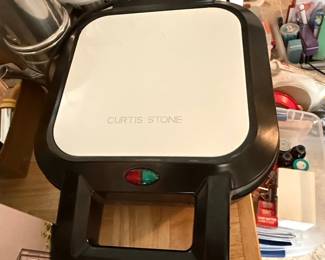 Curtis Stone Electric Pie and Bundt Maker