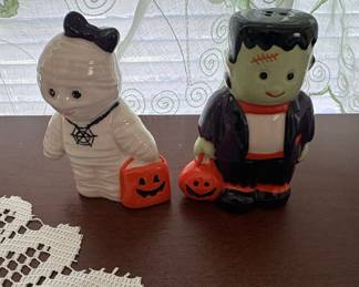Temp-tations Mummy and Frankenstein Halloween Salt and Pepper Shakers