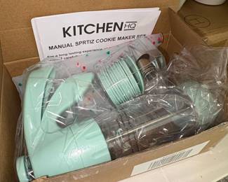 KitchenHQ Manual Spritz Cookie Maker Set