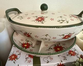 Temp-tations Poinsettia Pattern Divided Serving Dish with Lid