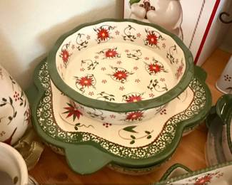 Temptations Old World Poinsettia QT Casserole Ovenware x