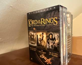 The Lord of the Rings: The Motion Picture Trilogy (DVD Box Set)
