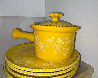 Temp-Tations By Tara Yellow Floral Lace Lidded Pot and Plates Set