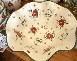 Temp-tations by Tara Poinsettia 4-Quart Serving Bowl