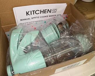 KitchenHQ Manual Spritz Cookie Maker Set