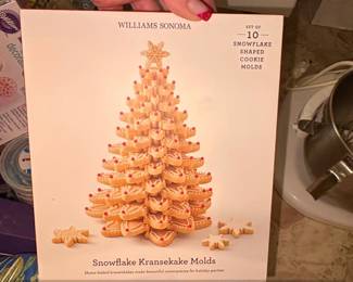 Williams Sonoma Snowflake Kransekake Cookie Cutters, Set of