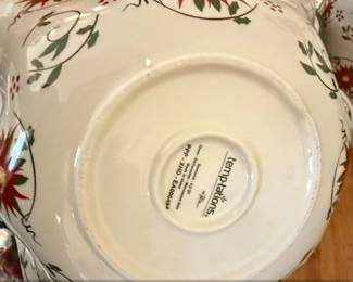 Temptations by Tara Poinsettia Quart Serving Bowl second image