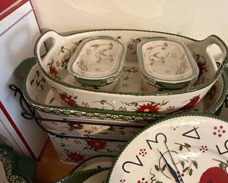 Temp-tations Old World Poinsettia Cardinal Bakeware Set