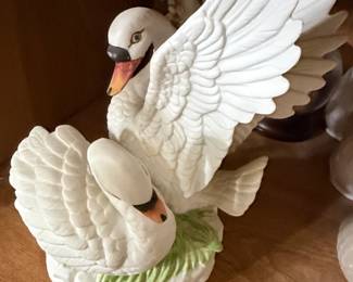 Vintage HOMCO Masterpiece Porcelain Swan Figurine