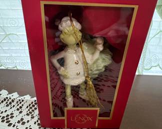 Lenox How the Grinch Stole Christmas "Grinchy Gifts" Porcelain Ornament